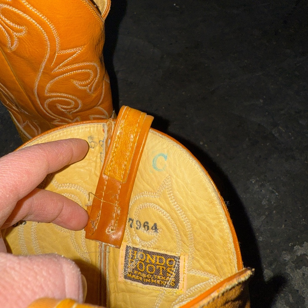 Men's Tan Leather Western Boots - Picture 4 of 9